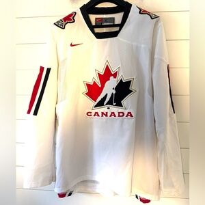 Vintage Y2K Size XL Nike Canada Hockey Jersey National Team IIHF